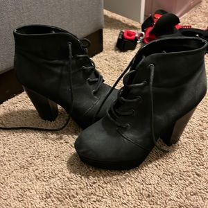 Mossimo black heel bootie
